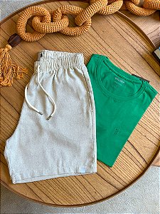 Kit Shorts Linho Bege + Camiseta Cotton Pima Verde Bruder