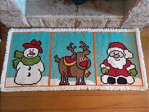 Tapete Arraiolo Natalino Papai Noel e Boneco de Neve 0,55x1,20m