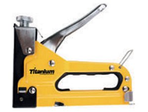Grampeador Tapeceiro Profissional Titanium 7431