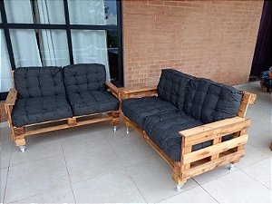Jogo de 2 Sofás de Pallet com Braços e Almofadas futon - Modelo Jasmin