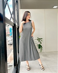 Vestido Regata Midi Com Bolsos Laterais Aparentes - Slim e Plus Size