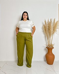 Calça Pantalona Com Pregas Na Frente Elástico e Bolsos Laterais - Plus Size