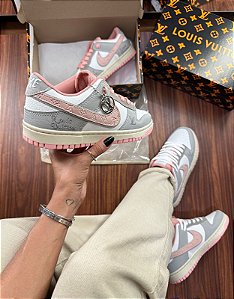 Tênis Dunk Low Pro X Louis Vuitton  Luxo