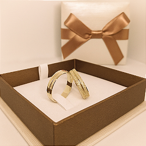 Par de Alianças Califórnia Reluzente de Casamento Ouro 18k 4mm 4g