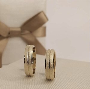 Par de alianças ouro 18k 6mm 8 gramas