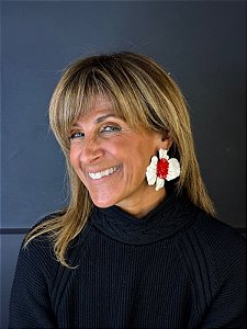 Brinco Flor em Metal Pintado – Vermelho e Off-white