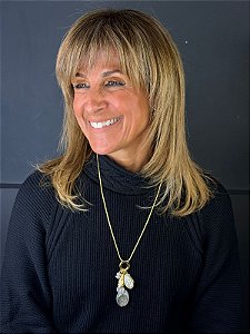 Colar Longo Ajustável com Mix de Charms
