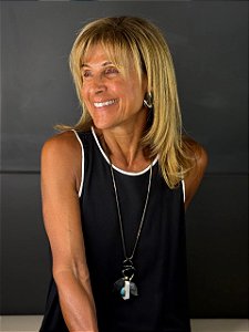 Colar Longo Coração Articulado Metal Negro