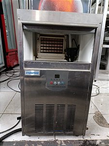 Máquina de Gelo Cubo TH50 Prata – Até 38 Kg/dia semi nova