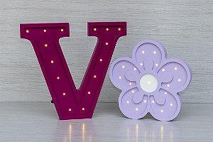 Luminoso Letra + Flor em MDF com LED