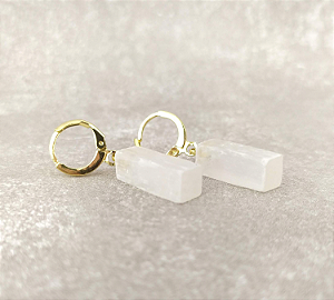 Brinco de Selenita Bruto "Limpa e Energiza" - Argola - Banho ouro