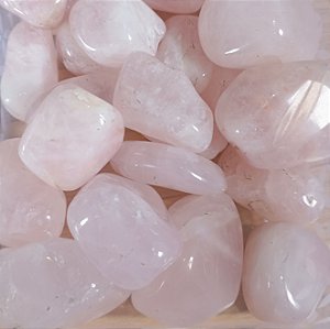 Quartzo Rosa Rolado P - "Amor Próprio, Acolhimento e Gratidão"