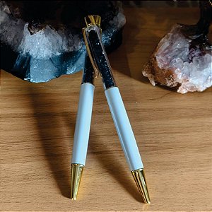 Caneta com Turmalina Negra em cascalho - Dourada - "Proteção, Cura Mental, Vitalidade e Desbloqueios."