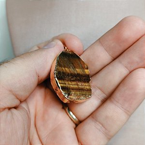 Pingente Chapa Olho de Tigre - "Autoconfiança e Proteção"