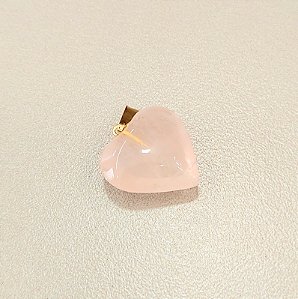 Pingente de Coração Quartzo Rosa 16mm. Pedras Naturais Banhado a Ouro