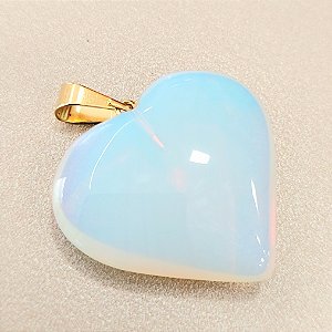 Pingente Coração Opalina Pedra da Lua 26mm. Banhado a Ouro. Pino