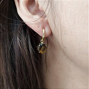 Brinco de OLHO DE TIGRE 6x8mm. Pedras Naturais Banhado a Ouro