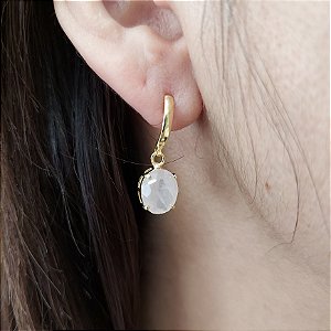 Brinco de QUARTZO ROSA 6x8mm. Pedras Naturais Banhado a Ouro