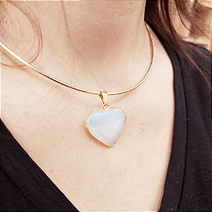 Pingente Coração Opalina Pedra da Lua 26mm. Pedras Naturais Banhado a Ouro