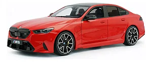 BMW M5 (G90) 2025 Vermelho Fire 1:18 Solido