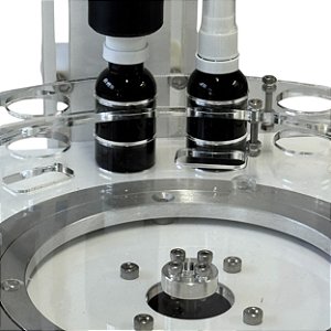 Envasadora Rotativa para Líquidos e Óleos com Rosqueamento