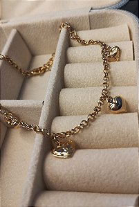 Pulseira múltiplos corações