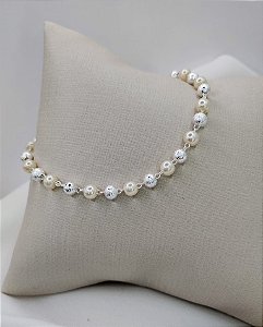 Pulseira com pérolas e bolas fosca