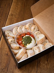 Burrata com Pesto e Tomate Confitado |