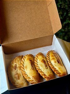 Kit de 4 Empanadas Argentinas Artesanais 440 g