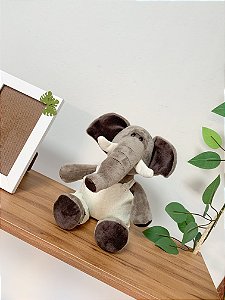 Pelúcias safari com roupa de linho