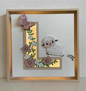 Quadro porta maternidade ovelhinha ovelha borboletas e flores luz de led com inicial