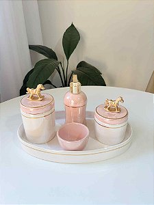 Kit higiene branco menina aplique cavalo rosa velho com filete de ouro 5 peças