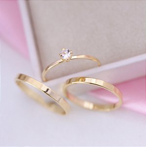 Par Aliança Amor Eterno 2mm Banhada a Ouro 18K com Solitário
