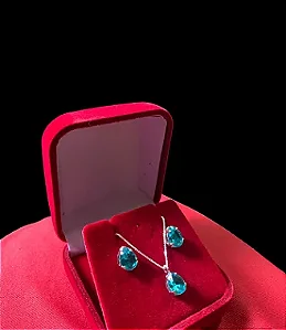 Conjunto Colar e Brinco em Formato Gota em Prata 925