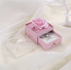 Caixa com Rosa e espaço para joias
