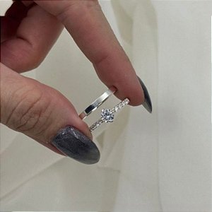 Par Aliança Reta 2 mm Minimalista com Solitario Cravejado
