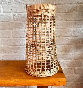 Lanterna de Chão Decorativa em Fibra Natural com Copo de Vidro (41cm)