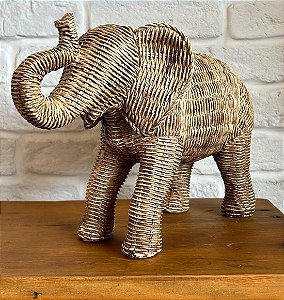 Escultura de Elefante com Aspecto de Fibra Natural