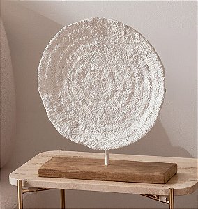 Escultura Decorativa Coral Branco com Base de Madeira (2 Tamanhos)