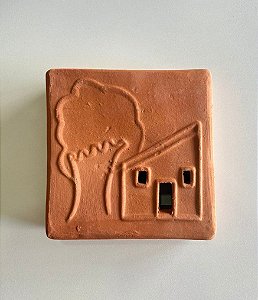 Tijolinho Decorativo de Barro Casa e Árvore (15x15) | Coleção Barrolândia