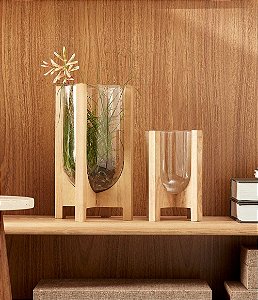 Vaso Decorativo de Vidro com Base em Madeira (21x15cm)