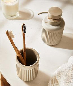 Kit Saboneteira e Porta Escova Cinza para Banheiro (2 peças)