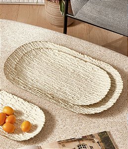 Bandeja Decorativa em Metal Branco e Dourado (3 tamanhos)