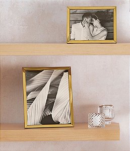 Porta Retrato em Metal Dourado (Foto 20x25)