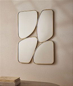 Espelho Decorativo com Moldura em Metal Dourado (100x71)