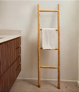 Escada Decorativa em Madeira Clara Modelo Orgânico (150CM)