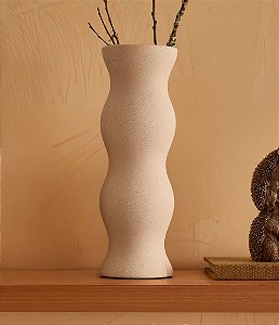 Vaso Decorativo Orgânico Ondulado em Cerâmica Bege (33x11)