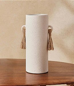 Vaso Decorativo em Cerâmica com Alças e Tassel (27x15)