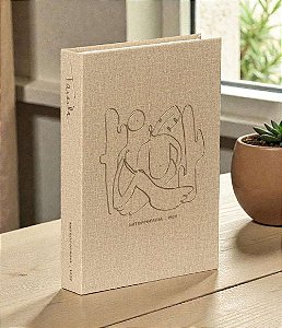 Livro Caixa Bege Antropofagia P (25x18) | Tarsila do Amaral