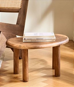 Banquinho de Madeira Modelo Orgânico (26x48x32)